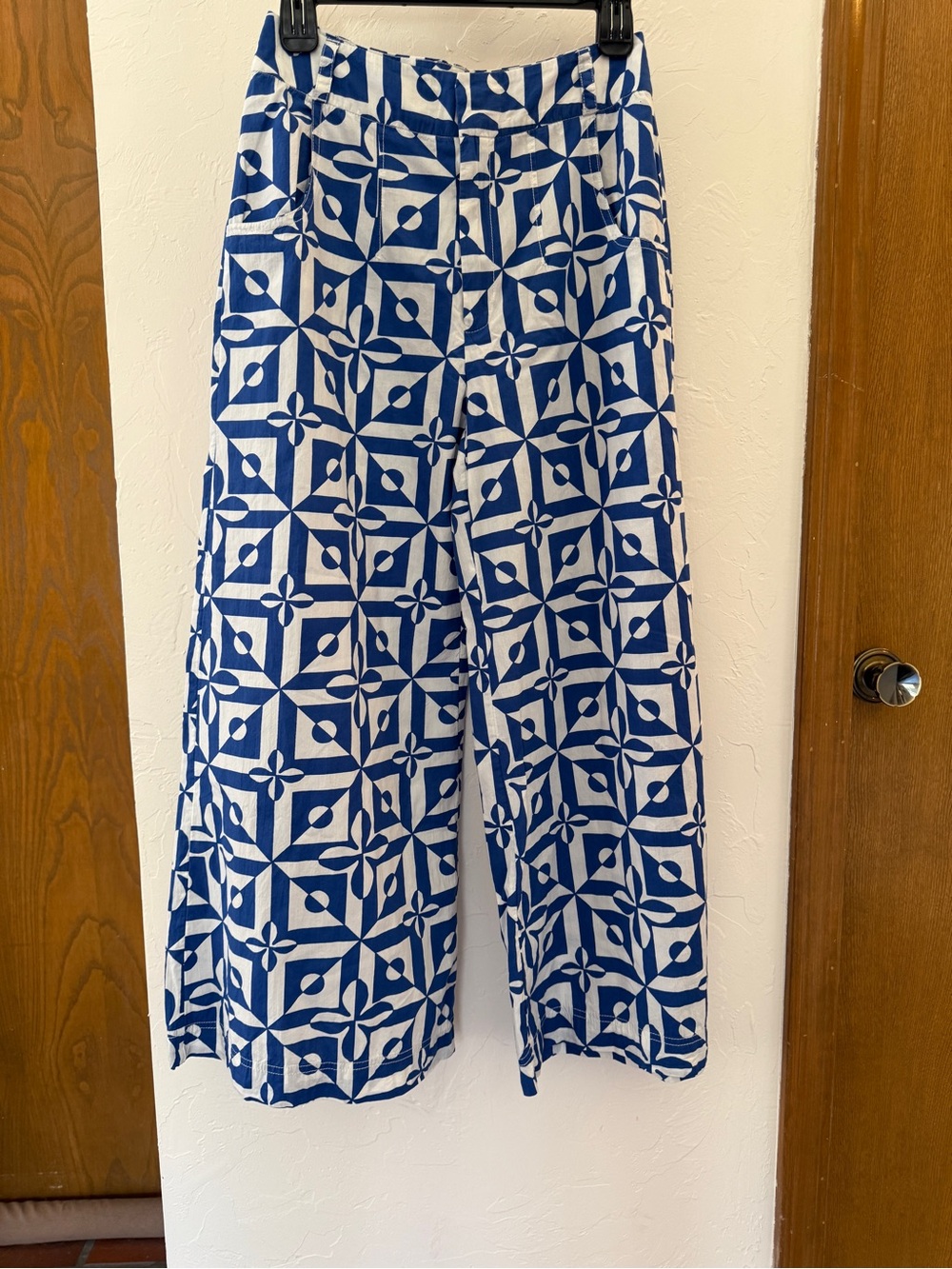Free People Blue & White Graphic Printed Pants